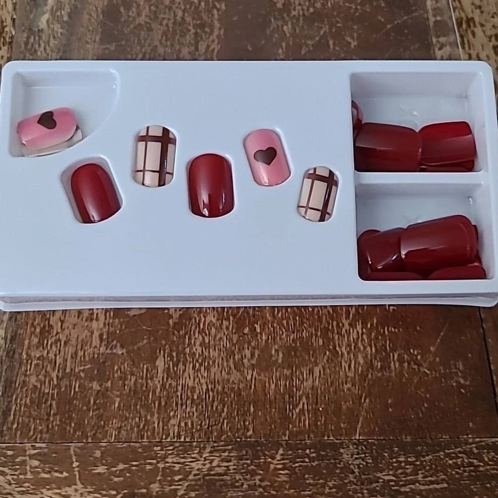 30pcs Hearts & Plaid Press On Nails